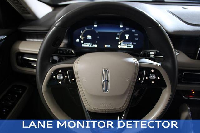 Photo of 2022 White Lincoln Aviator