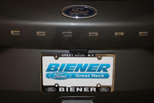 Photo of 2022 Carbonized Gray Metallic Ford Escape