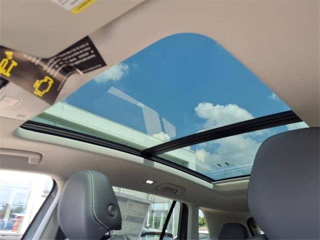 Photo of 2025 Platinum Gray Metallic Volkswagen Tiguan