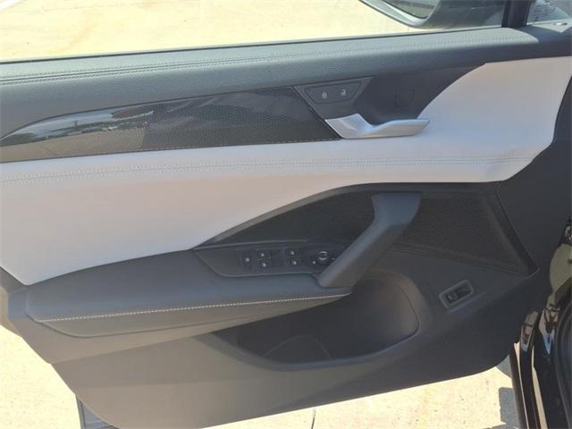 Photo of 2025 Deep Black Pearl Effect Volkswagen Tiguan