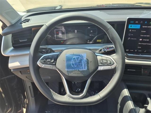 Photo of 2025 Deep Black Pearl Effect Volkswagen Tiguan