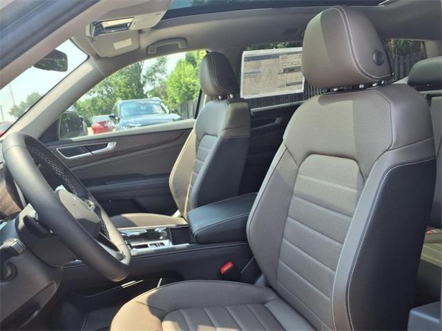 Photo of 2025 Avocado Green Pearl Volkswagen Atlas