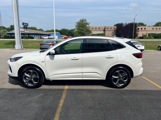 Photo of 2024 White Ford Escape