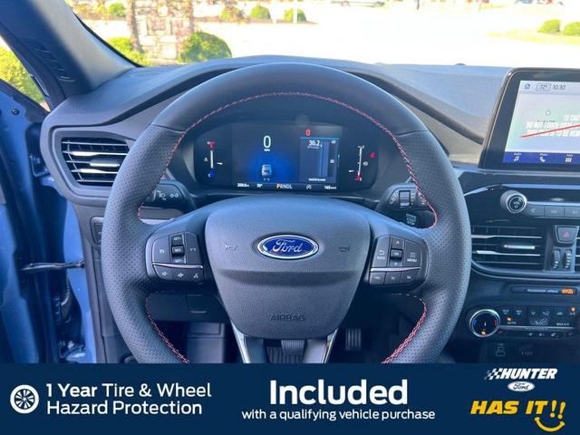 Photo of 2025 Blue Ford Escape
