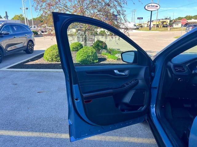 Photo of 2025 Blue Ford Escape