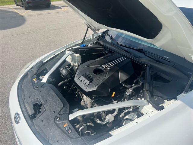 Photo of 2018 White Kia Stinger