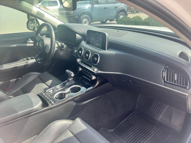 Photo of 2018 White Kia Stinger