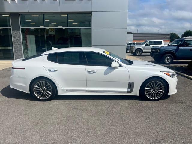 Photo of 2018 White Kia Stinger