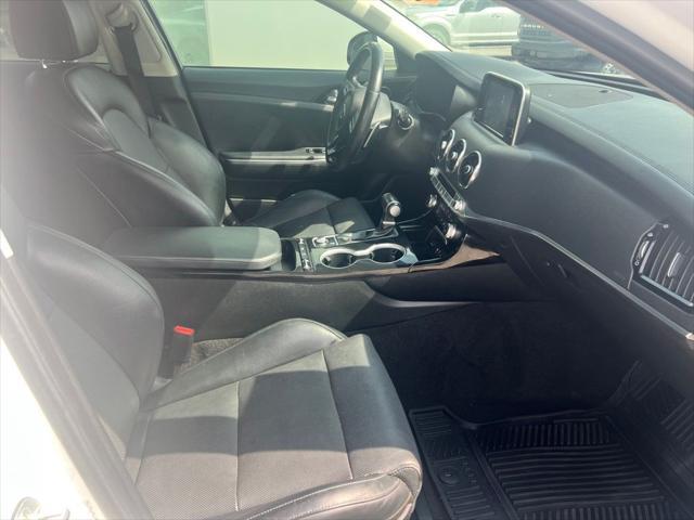 Photo of 2018 White Kia Stinger