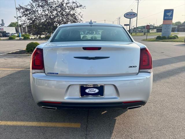 Photo of 2023 Silver Chrysler 300