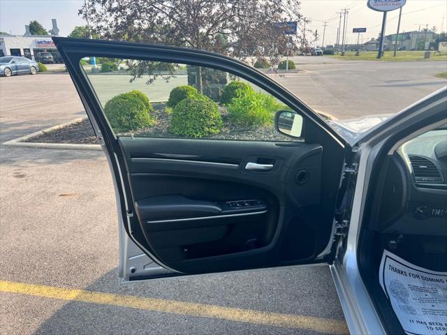 Photo of 2023 Silver Chrysler 300
