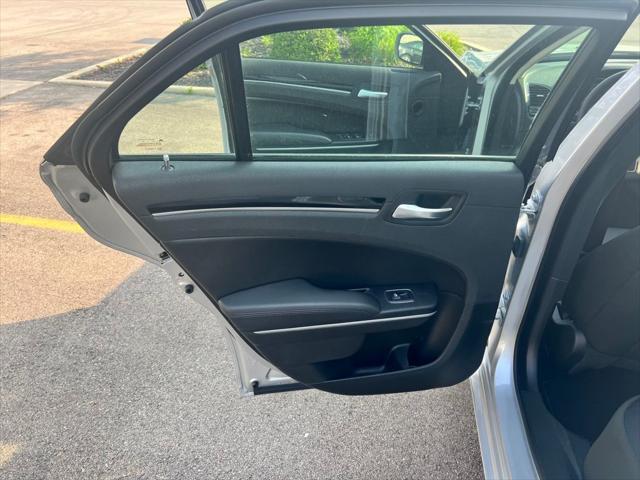 Photo of 2023 Silver Chrysler 300