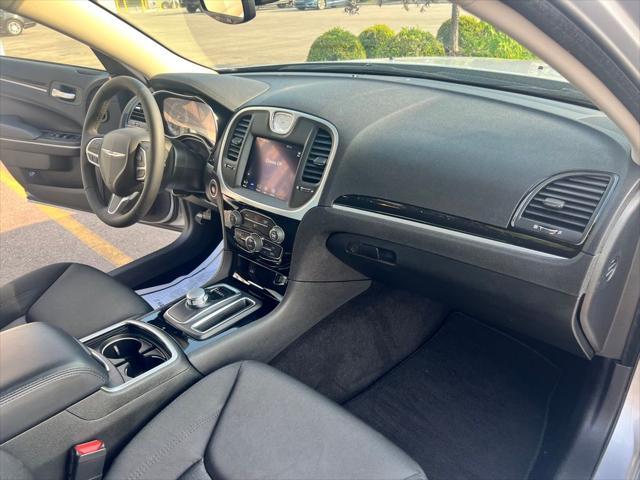 Photo of 2023 Silver Chrysler 300