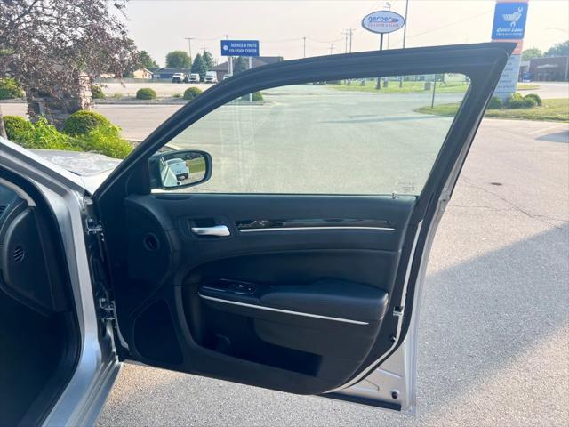 Photo of 2023 Silver Chrysler 300