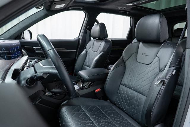 Photo of 2024 Wolf Gray Kia Telluride