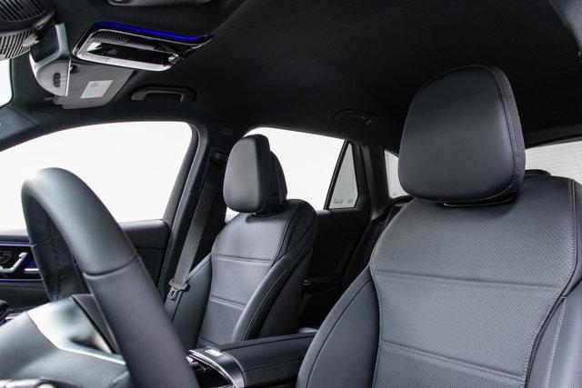 Photo of 2025 Polar White Mercedes-Benz GLC 300