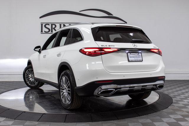 Photo of 2025 Polar White Mercedes-Benz GLC 300