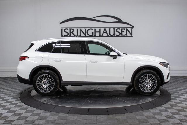 Photo of 2025 Polar White Mercedes-Benz GLC 300