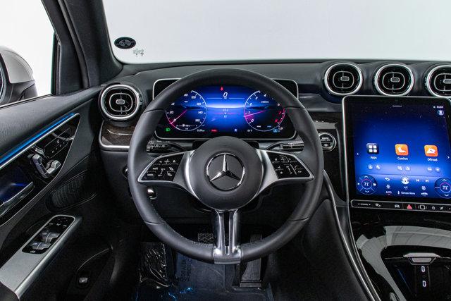 Photo of 2025 Polar White Mercedes-Benz GLC 300