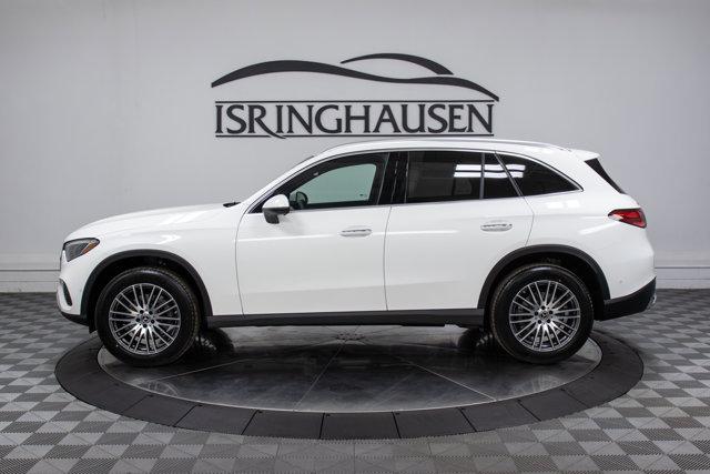 Photo of 2025 Polar White Mercedes-Benz GLC 300