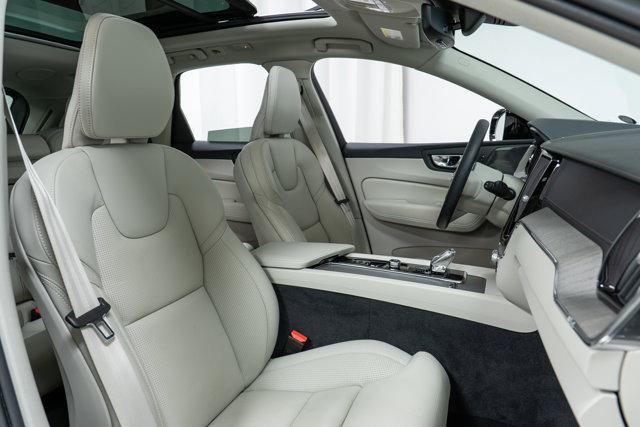 Photo of 2023 Denim Blue Metallic Volvo XC60