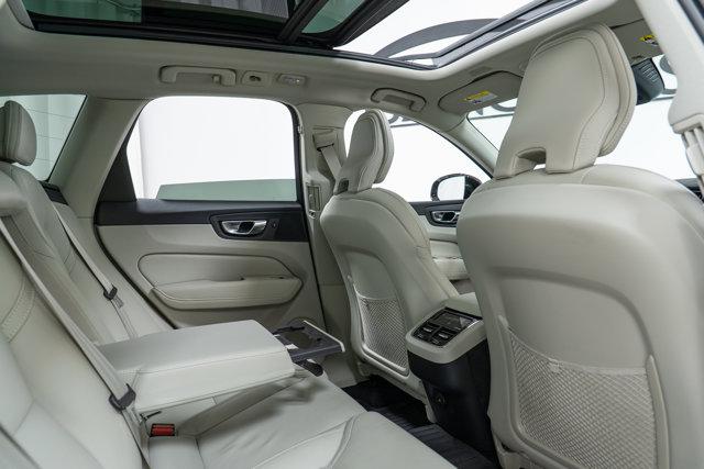 Photo of 2023 Denim Blue Metallic Volvo XC60