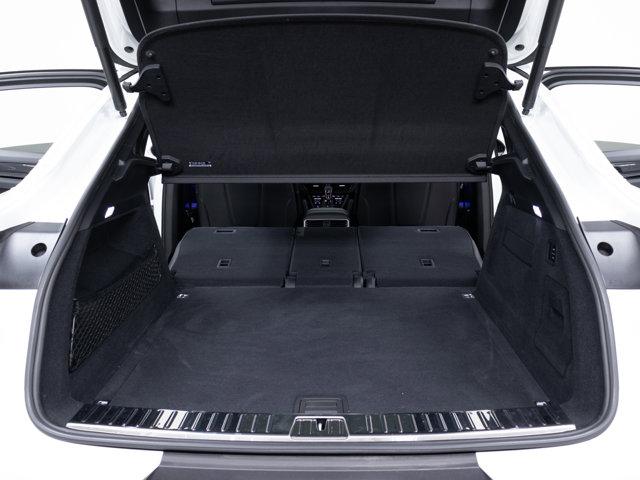 Photo of 2021 White Porsche Cayenne