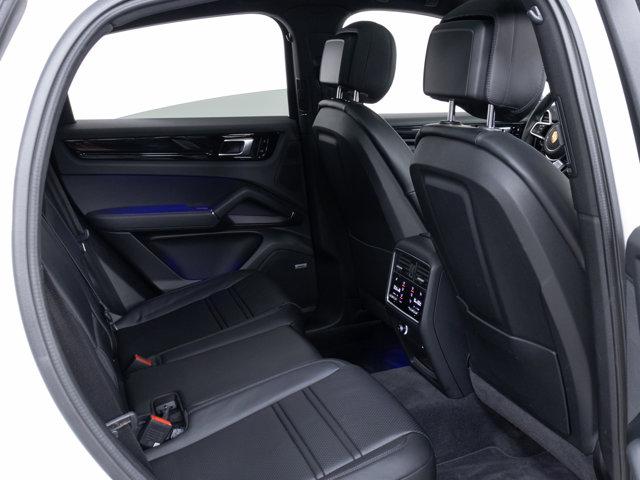 Photo of 2021 White Porsche Cayenne