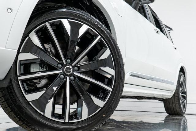 Photo of 2025 Crystal White Metallic Volvo XC90 Plug-In Hybrid