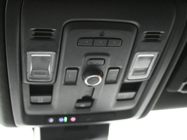 Photo of 2024 Onyx Black GMC Yukon XL