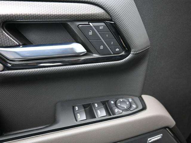 Photo of 2023 Black Chevrolet Silverado 1500