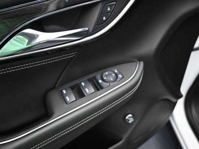 Photo of 2022 Summit White Buick Envision