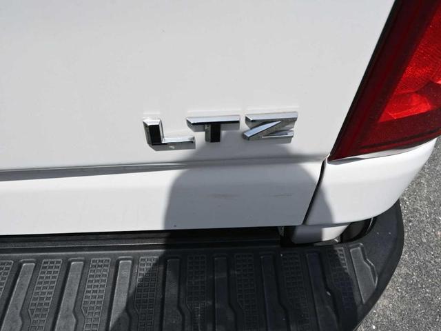 Photo of 2022 Summit White Chevrolet Silverado 3500