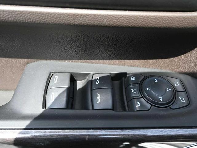 Photo of 2022 Summit White Chevrolet Silverado 3500