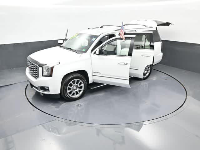 Photo of 2019 Summit White GMC Yukon