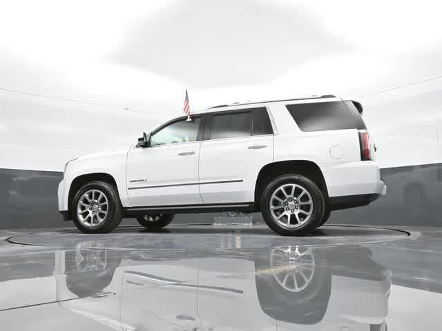 Photo of 2019 Summit White GMC Yukon