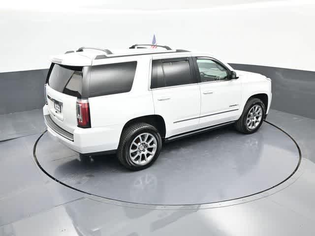 Photo of 2019 Summit White GMC Yukon