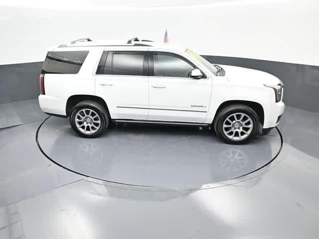 Photo of 2019 Summit White GMC Yukon