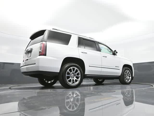 Photo of 2019 Summit White GMC Yukon