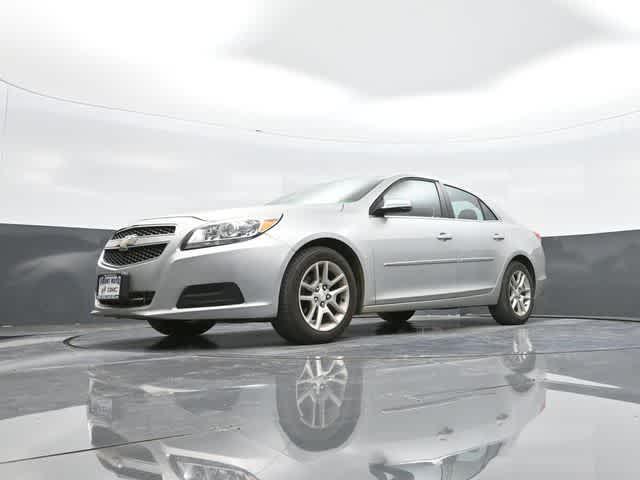 Photo of 2013 Silver Ice Metallic Chevrolet Malibu