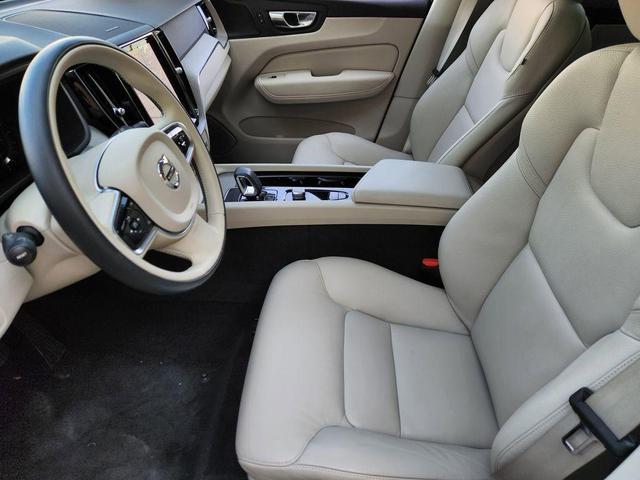 Photo of 2023 Bright Volvo XC60