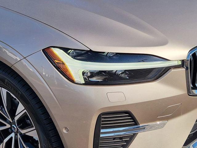 Photo of 2023 Bright Volvo XC60