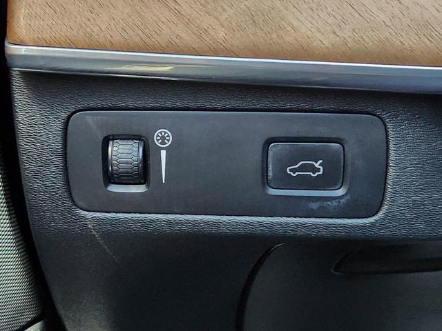 Photo of 2019 Osmium Gray Metallic Volvo XC90