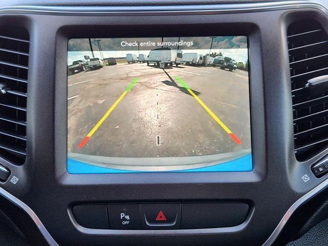 Photo of 2020 Hydro Blue Pearlcoat Jeep Cherokee