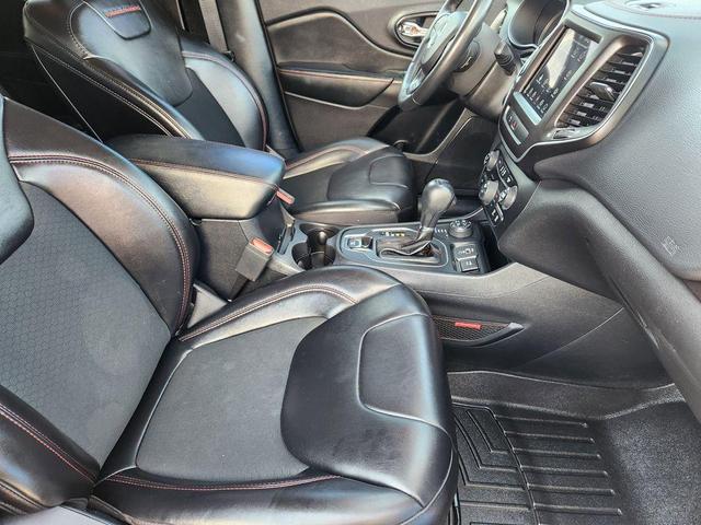 Photo of 2020 Hydro Blue Pearlcoat Jeep Cherokee