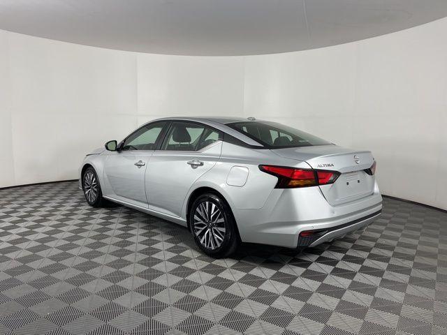 Photo of 2024 Brilliant Silver Metallic Nissan Altima
