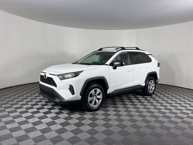 Photo of 2019 Super White Toyota RAV4