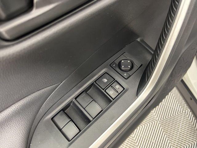 Photo of 2019 Super White Toyota RAV4