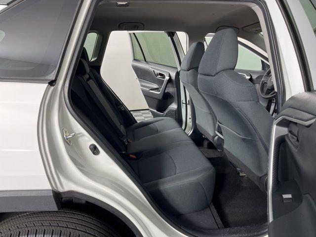 Photo of 2019 Super White Toyota RAV4