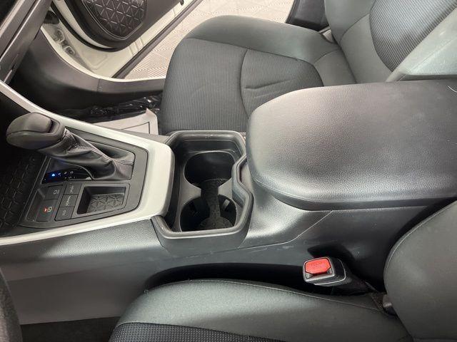 Photo of 2019 Super White Toyota RAV4